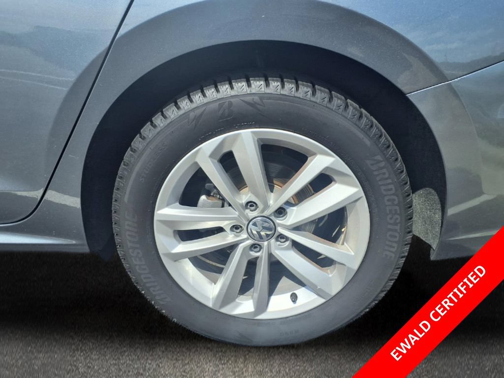 Used 2020 Volkswagen Passat 2.0T SE FWD image 24