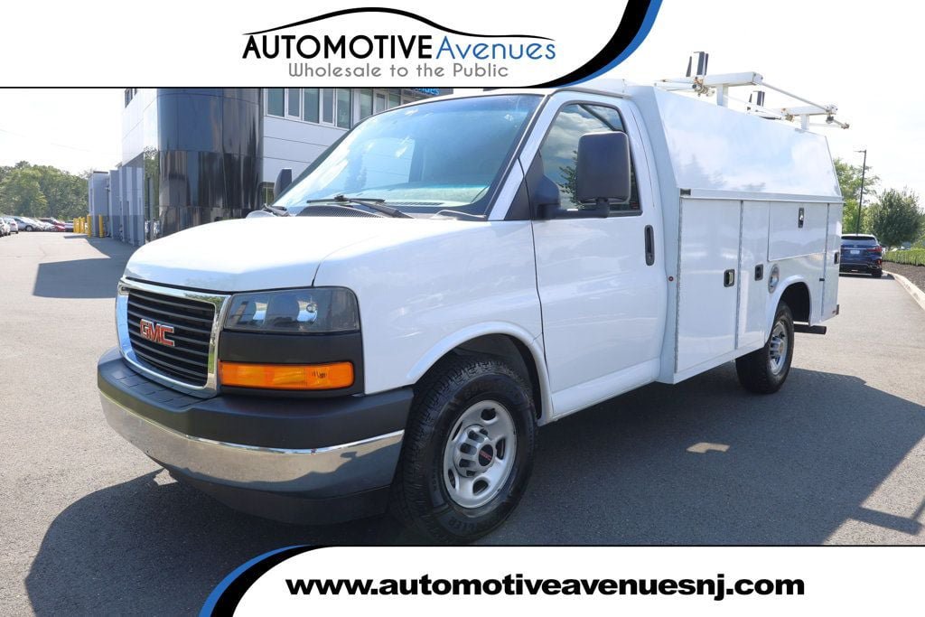 Used 2021 GMC Savana 3500 w/ Power Convenience Package RWD image 1