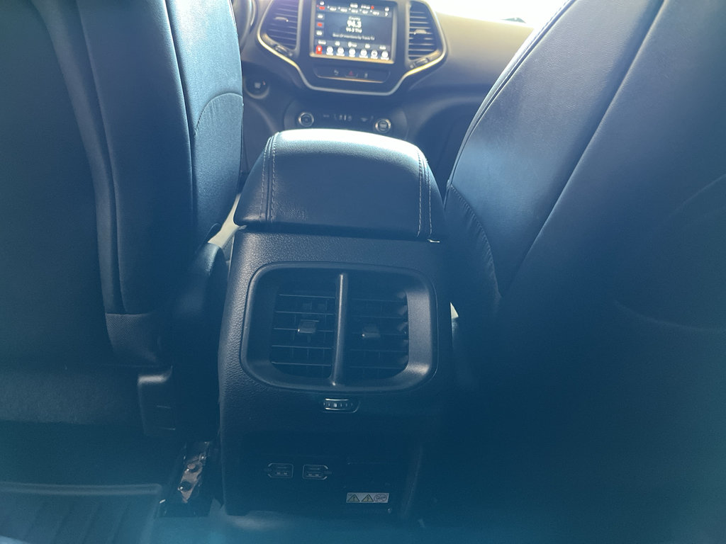 Used 2022 Jeep Cherokee Latitude Lux FWD image 16