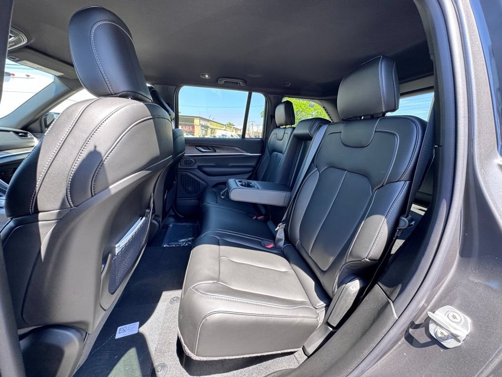 New 2026 Jeep Grand Cherokee Limited AWD/4WD image 15