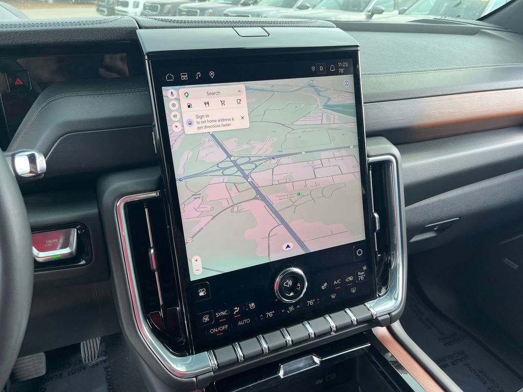 Used 2025 GMC Yukon XL Denali image 28