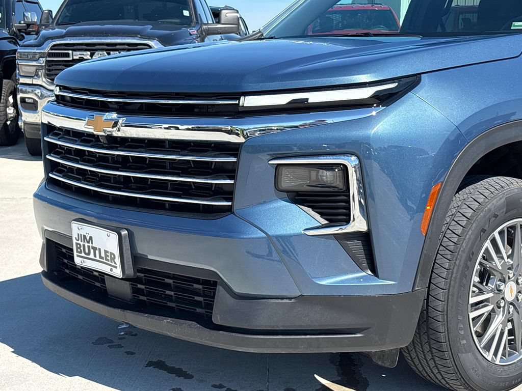 Used 2025 Chevrolet Traverse LT w/ Driver Confidence Package AWD/4WD image 39