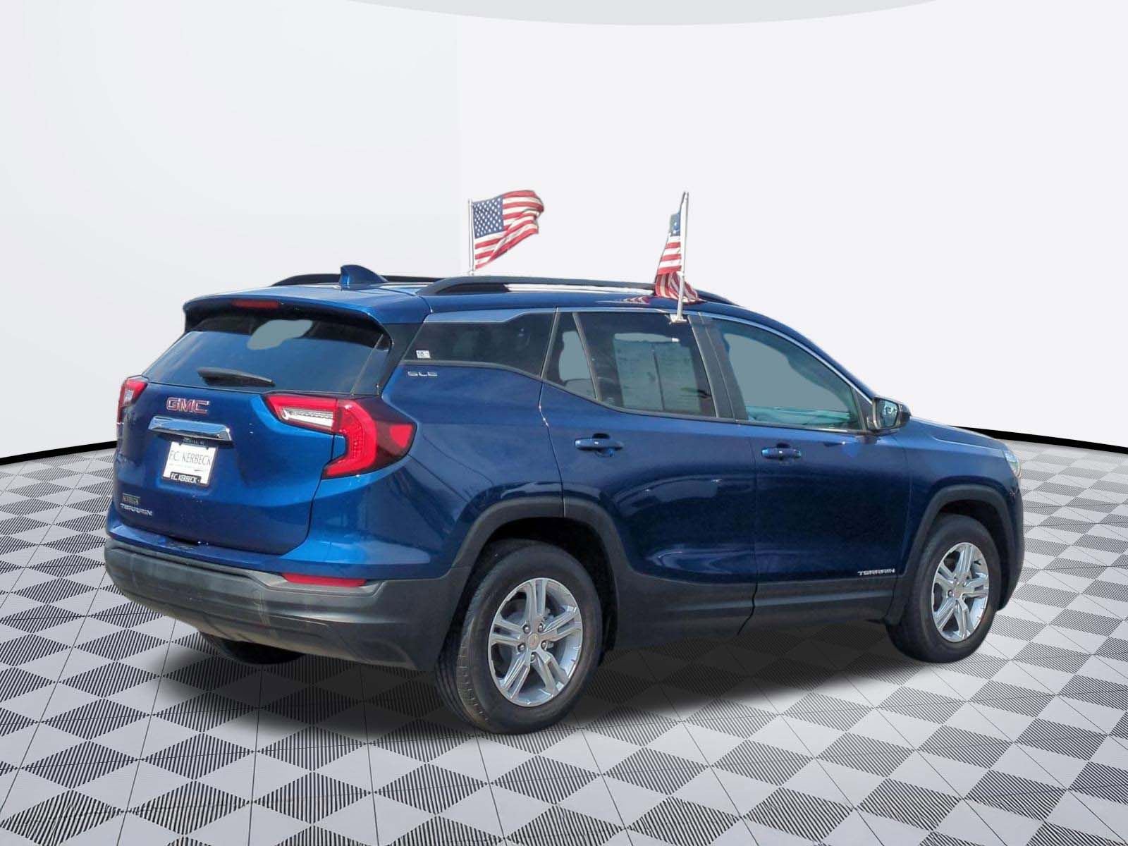 Certified 2022 GMC Terrain SLE w/ Driver Convenience Package image 6