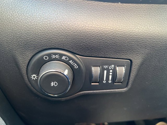 Used 2022 Jeep Compass Latitude image 14