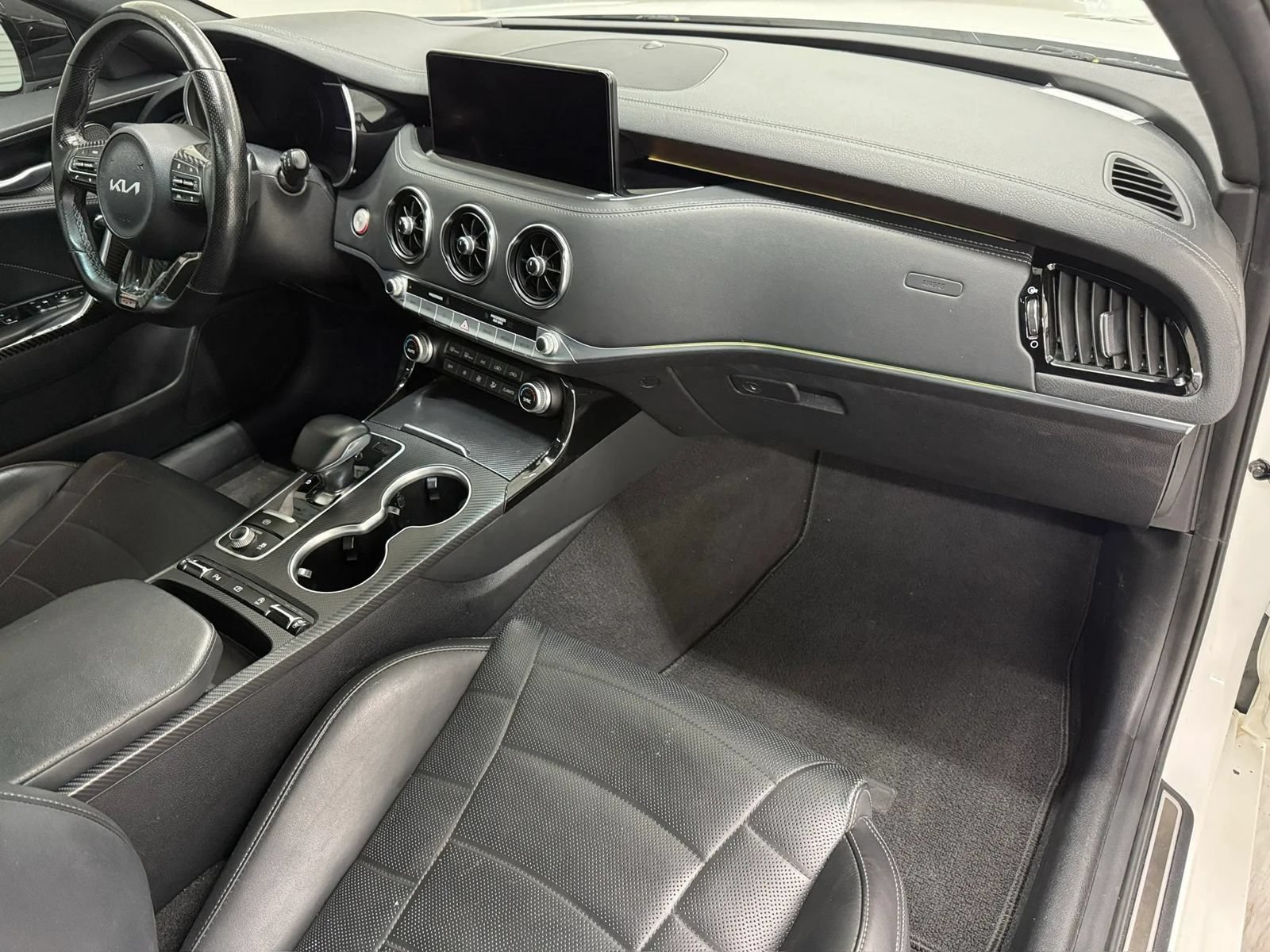 Used 2022 Kia Stinger GT2 w/ Scorpion Package RWD image 11