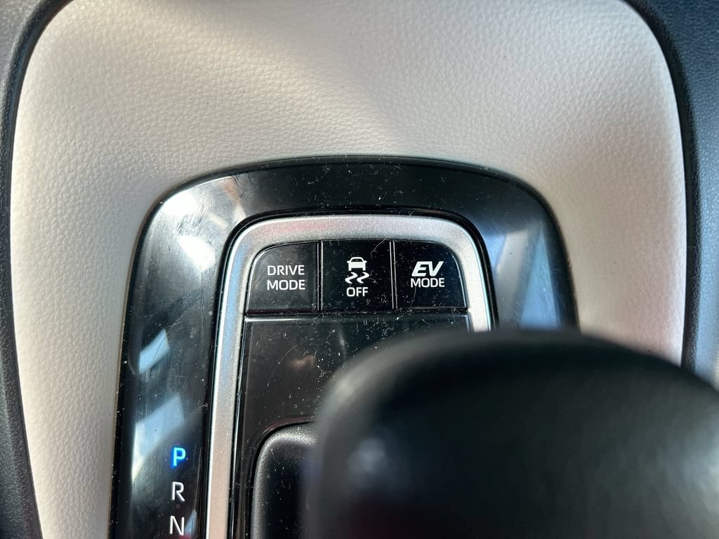 Used 2025 Toyota Corolla XLE FWD image 35