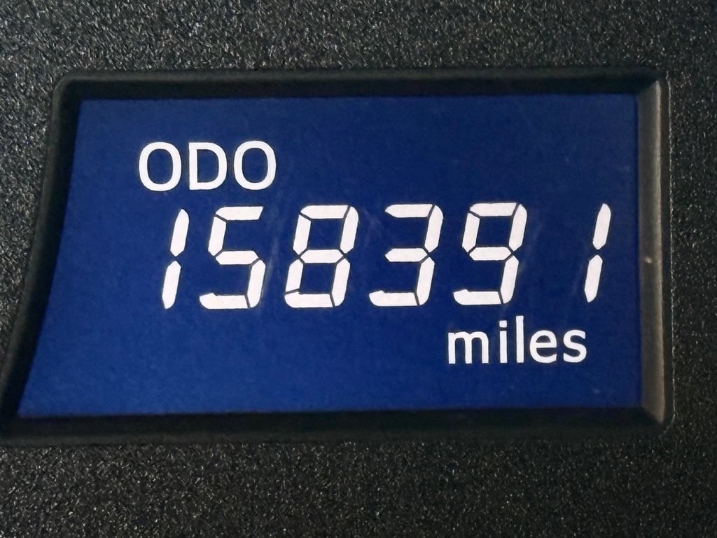 Used 2012 Toyota Camry LE FWD image 3
