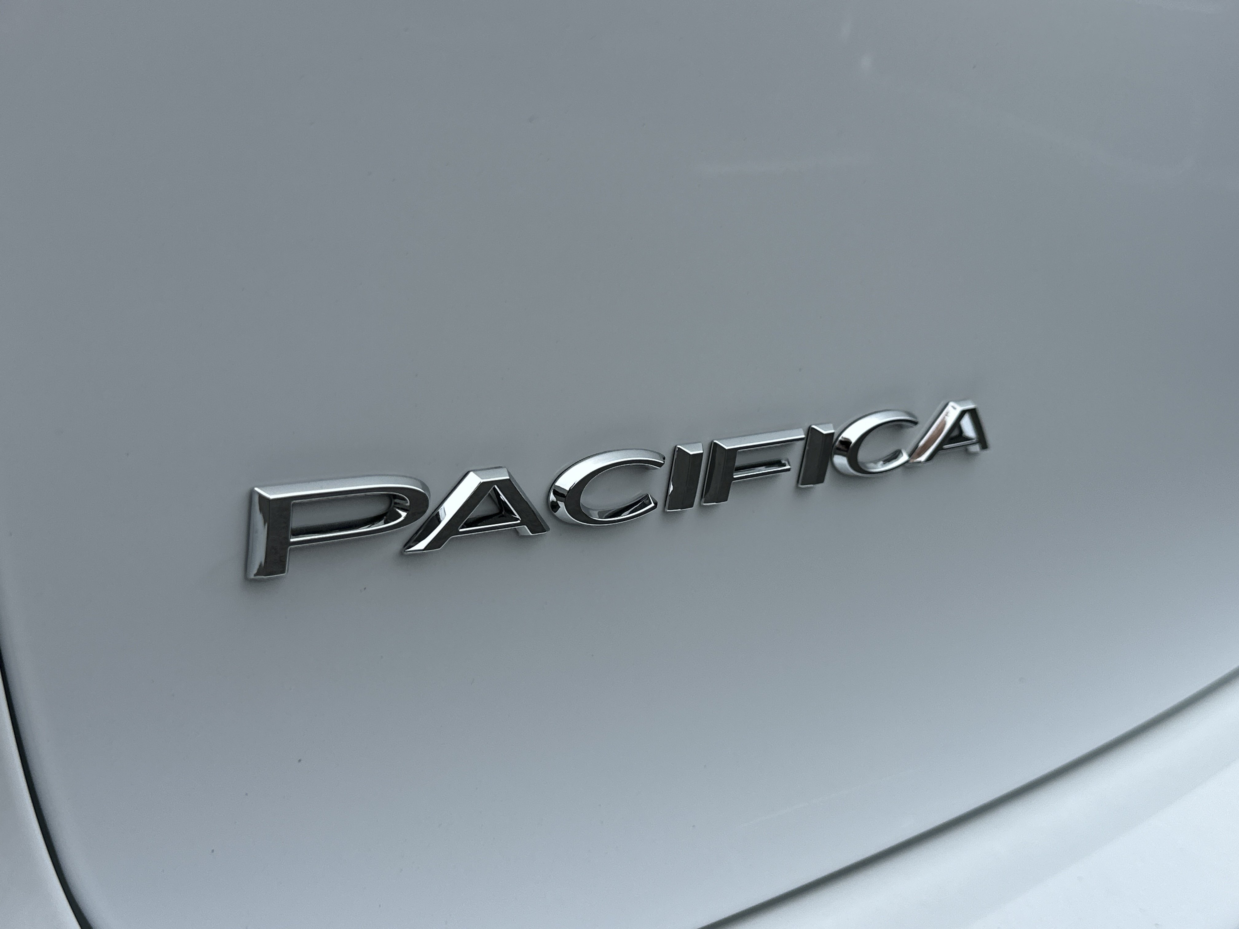New 2027 Chrysler Pacifica Select w/ Family Tech Group FWD image 34