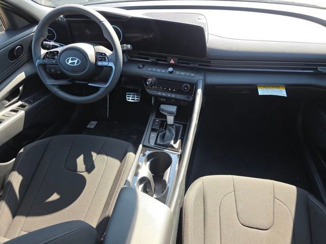 Certified 2025 Hyundai Elantra SEL image 22