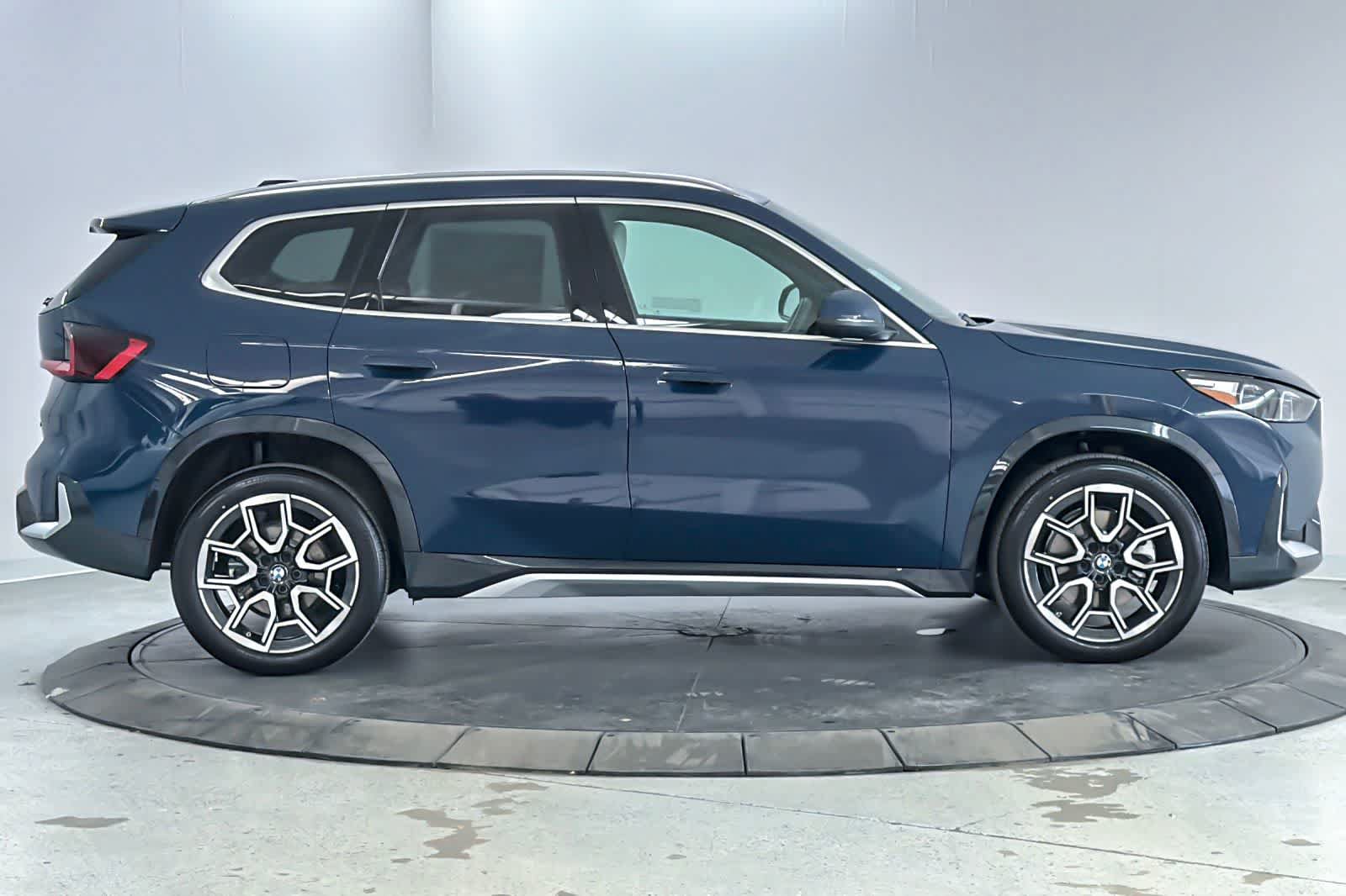 New 2026 BMW X1 xDrive28i w/ Technology Package AWD/4WD image 8