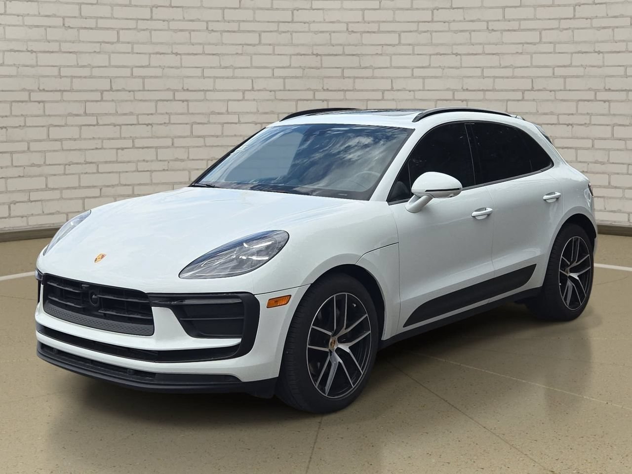 Used 2023 Porsche Macan Turbo AWD/4WD image 1