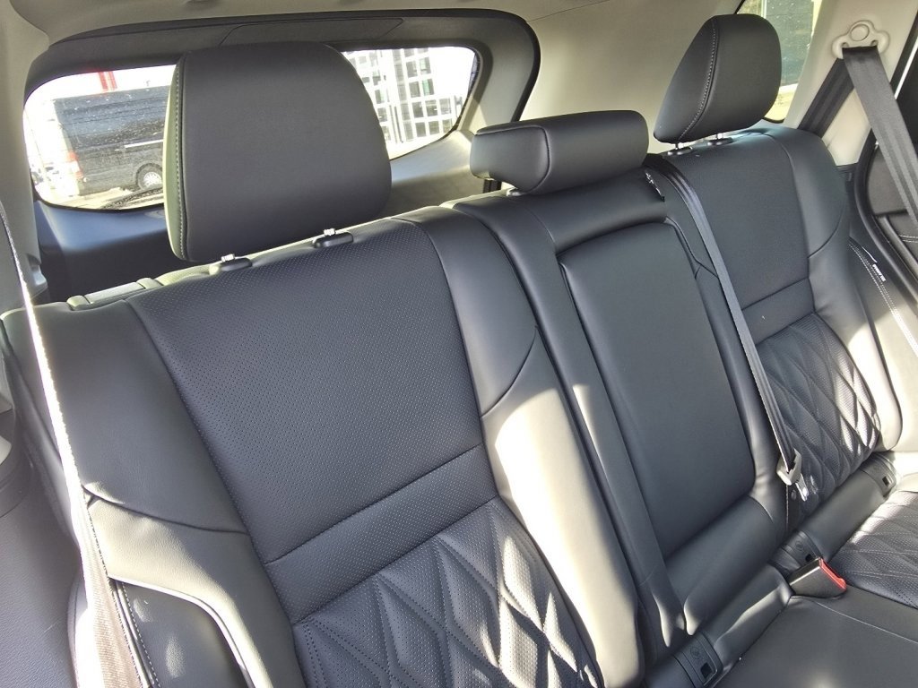 New 2026 Nissan Rogue Platinum image 14