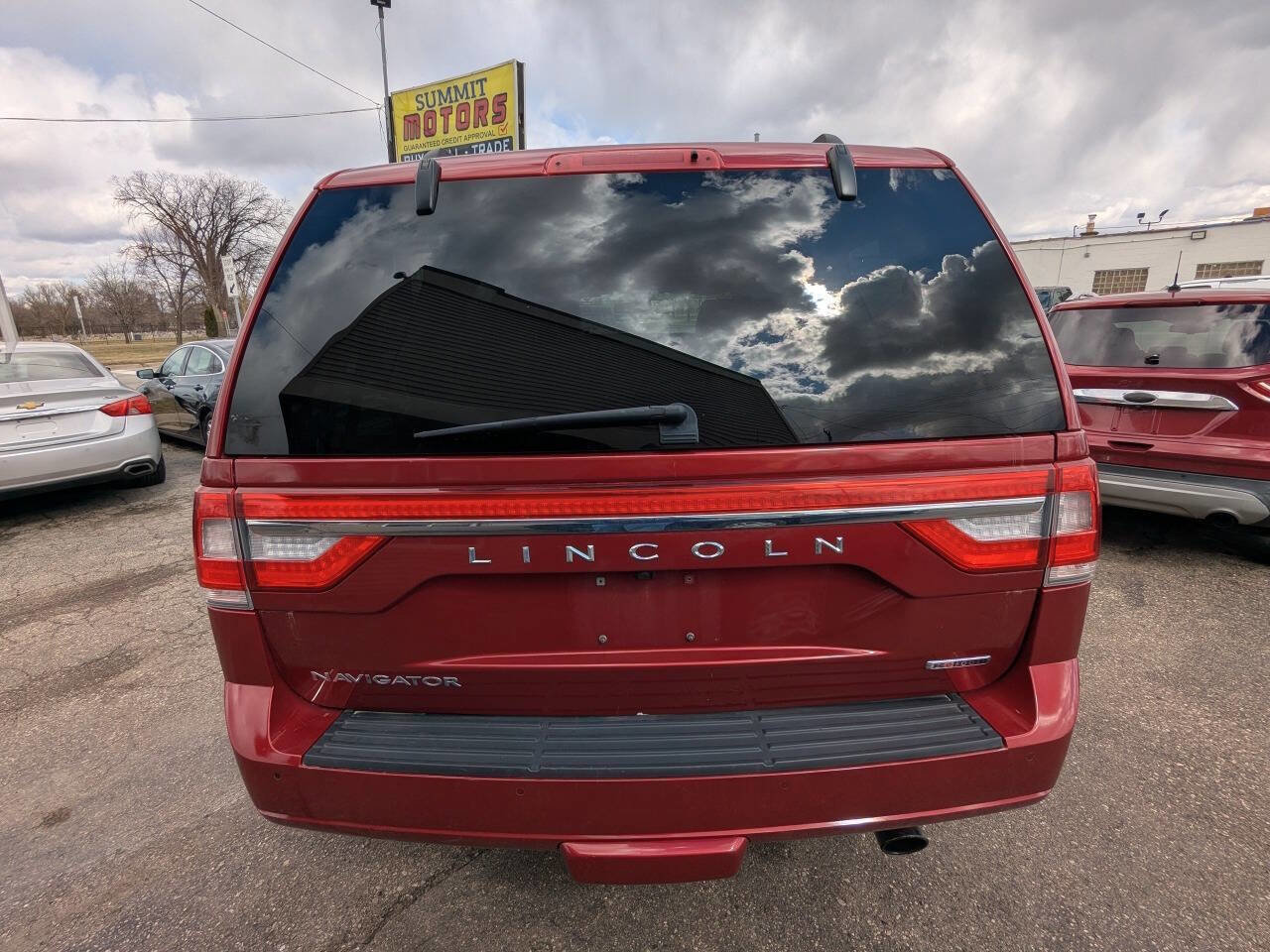 Used 2016 Lincoln Navigator Select image 6