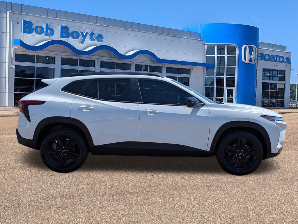 Used 2026 Chevrolet Trax ACTIV w/ Sunroof Package image 6