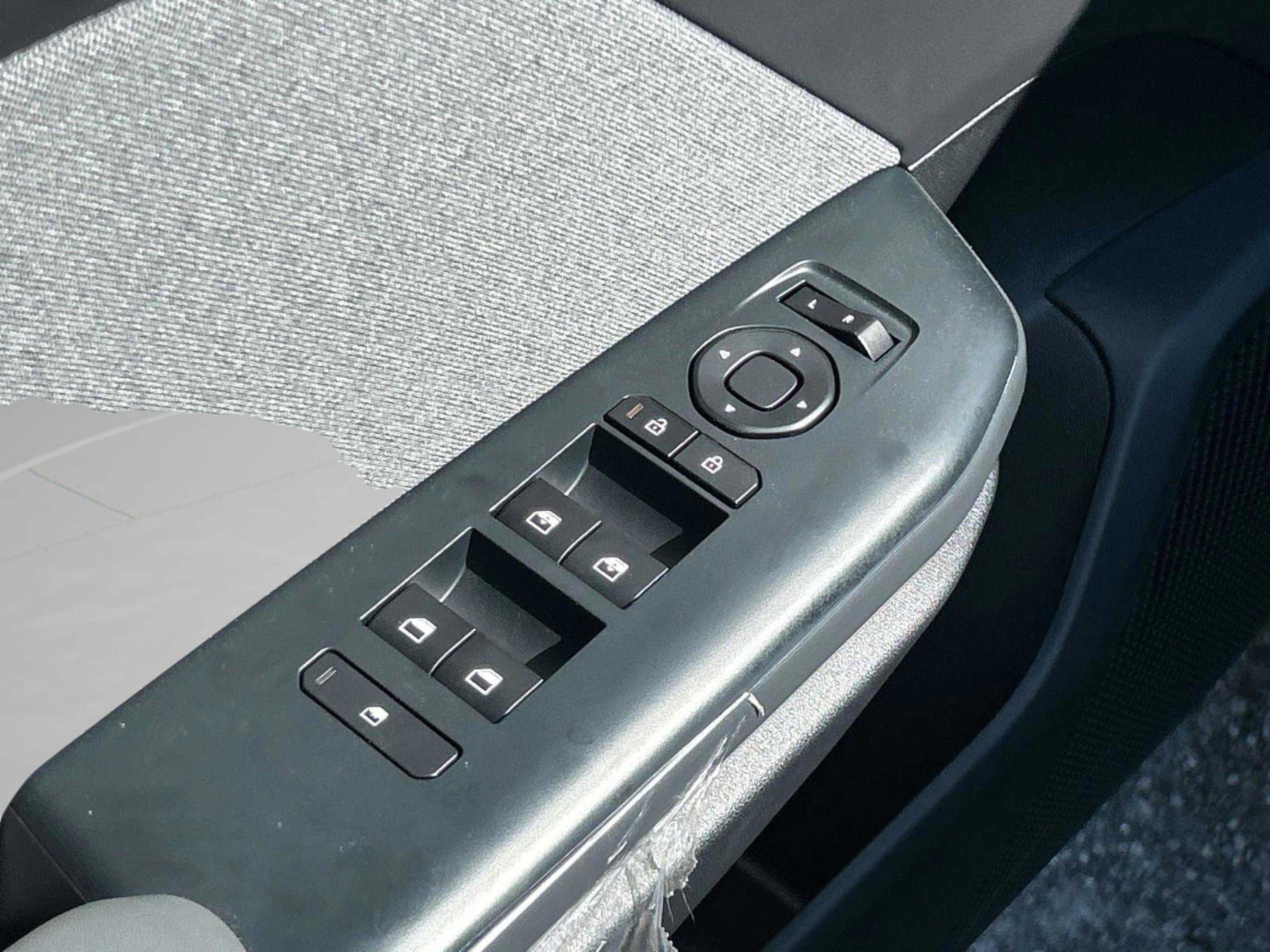 New 2025 Kia K4 EX image 19