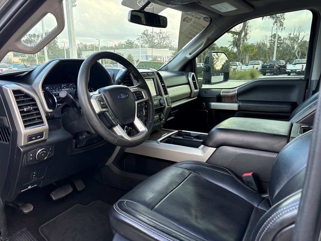 Used 2019 Ford F350 Lariat image 6