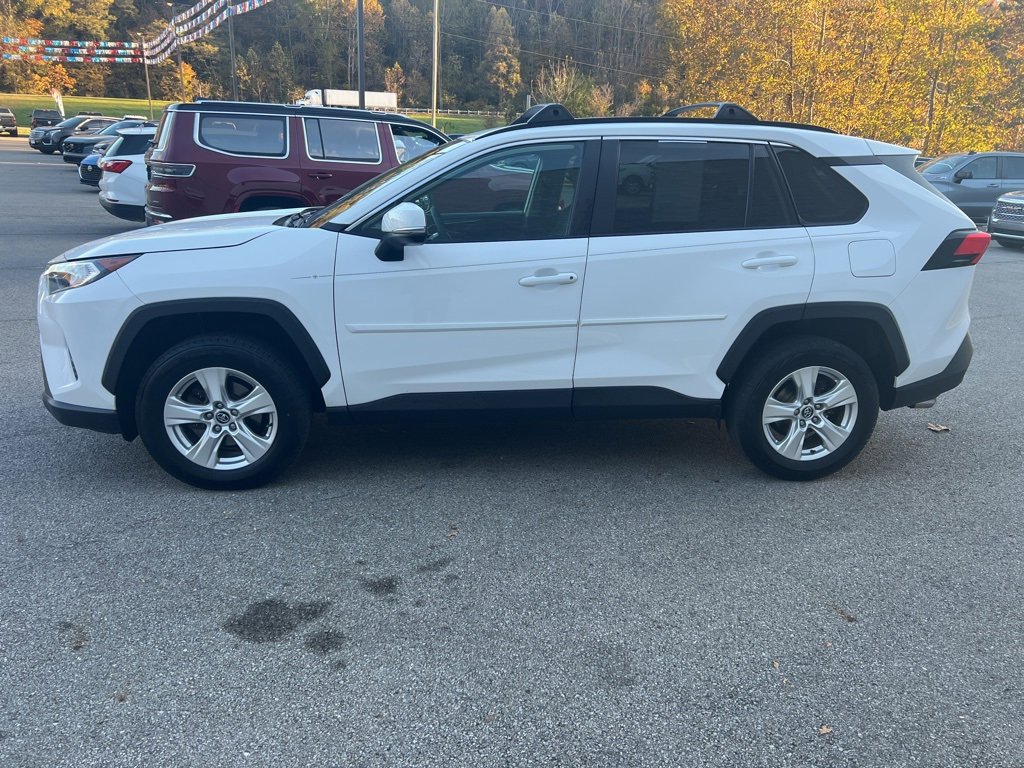 Used 2021 Toyota RAV4 XLE AWD/4WD image 8