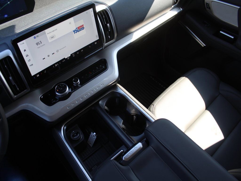 New 2026 Ford Expedition Active image 21