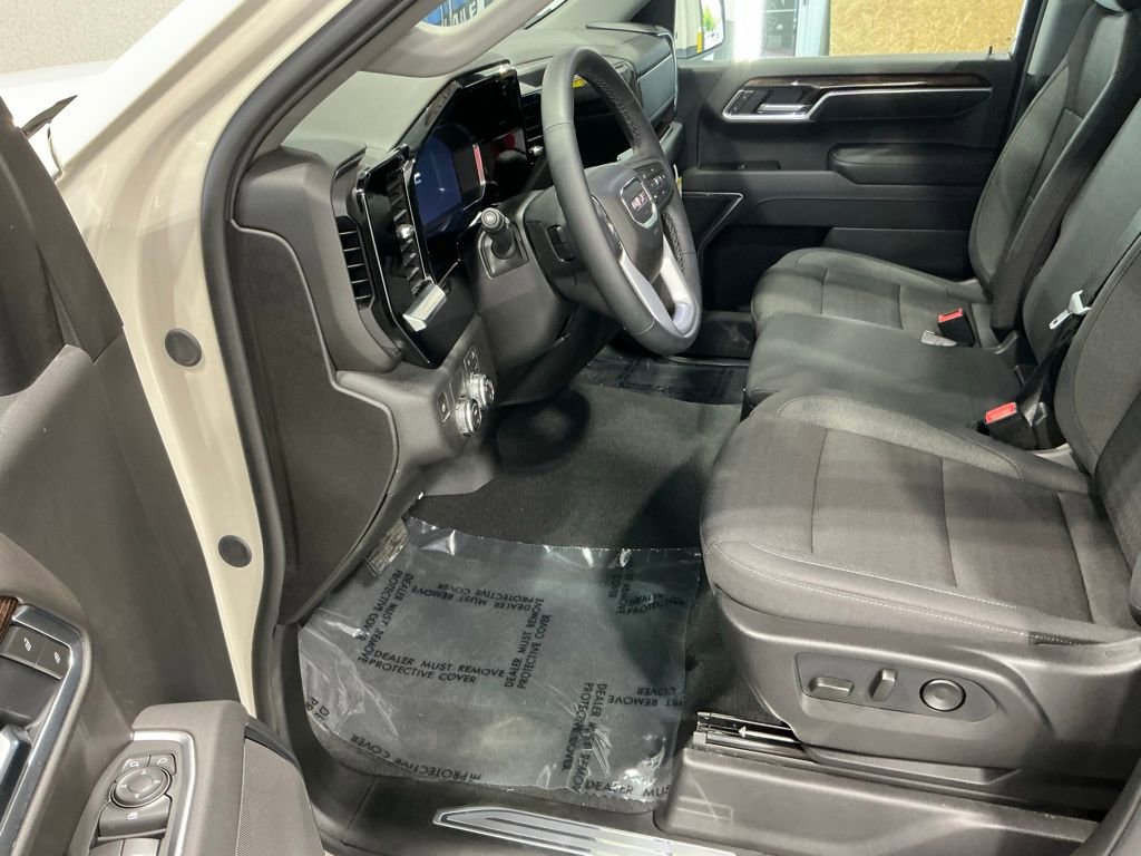 Used 2026 GMC Sierra 1500 SLE w/ Preferred Package RWD image 3