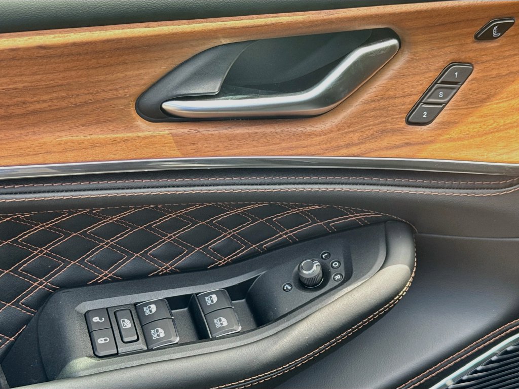 New 2027 Jeep Grand Cherokee L Summit AWD/4WD image 18