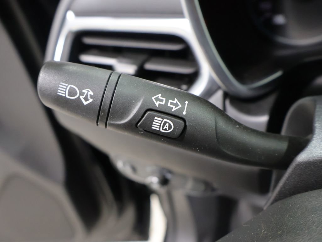 Used 2019 Chevrolet Equinox LT w/ Driver Convenience Package image 39