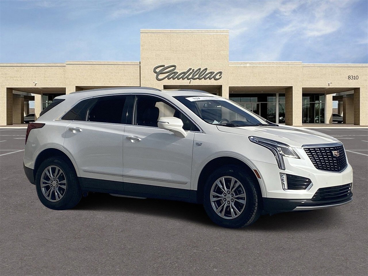 Certified 2022 Cadillac XT5 Premium Luxury w/ LPO, Floor Liner Package image 3