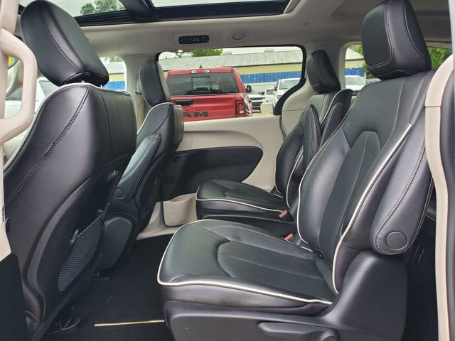 Used 2022 Chrysler Pacifica Limited FWD image 27