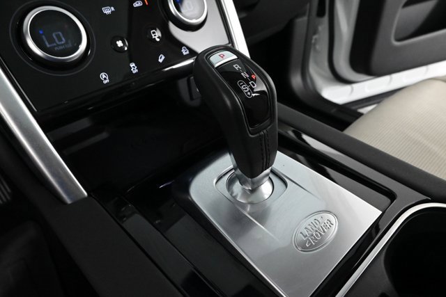 Used 2022 Land Rover Discovery Sport SE image 29