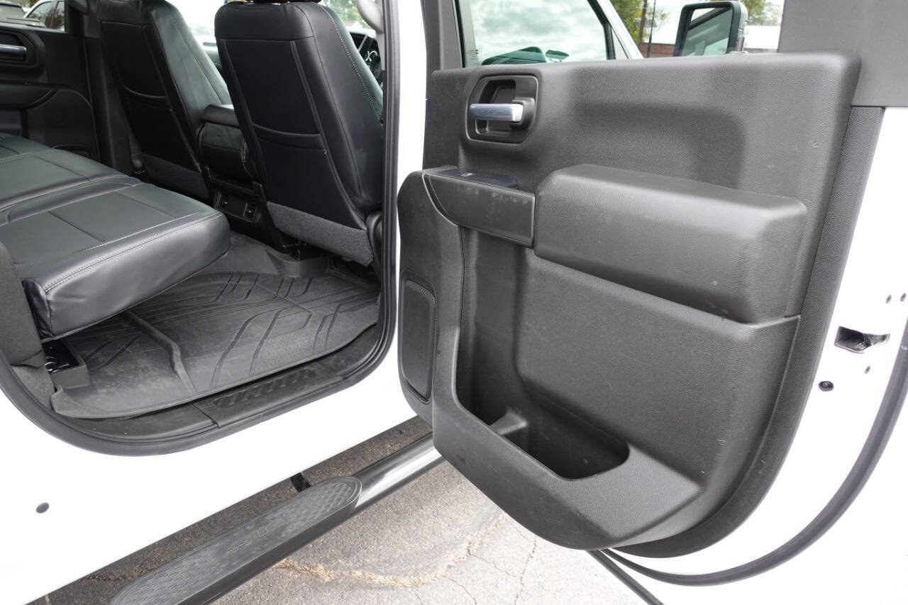 Used 2023 Chevrolet Silverado 2500 LT w/ Snow Plow Prep/Camper Package image 27