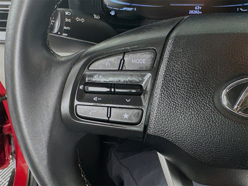 Used 2024 Hyundai Venue SEL image 24