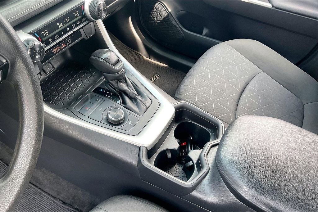 Used 2021 Toyota RAV4 XLE w/ Carpet Mat Package (TMS) AWD/4WD image 16