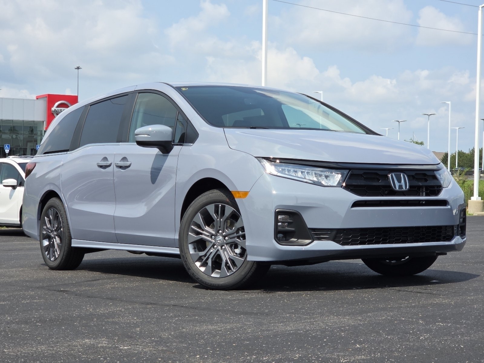 New 2026 Honda Odyssey Touring image 2