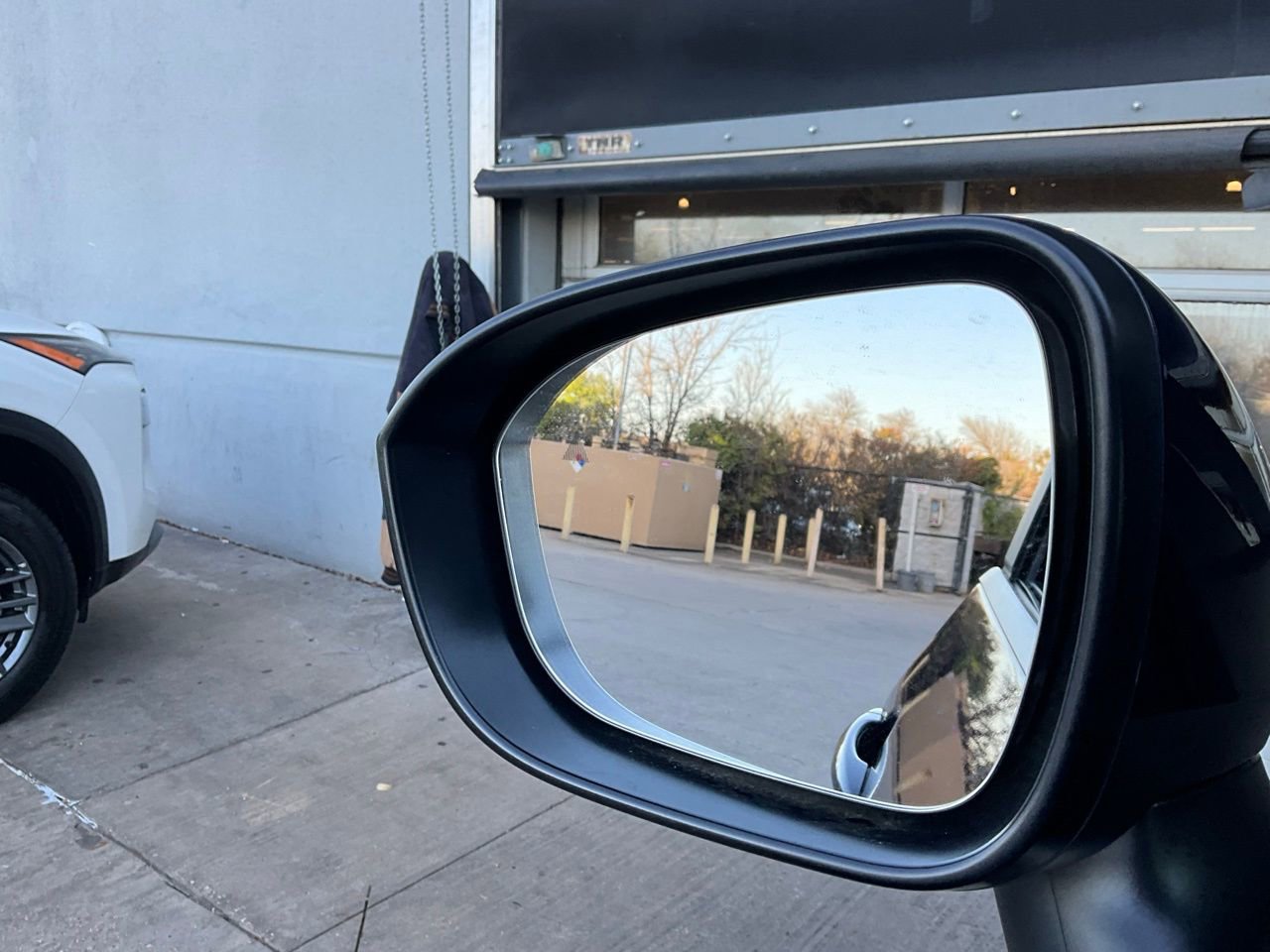 Used 2025 Nissan Rogue SV image 19