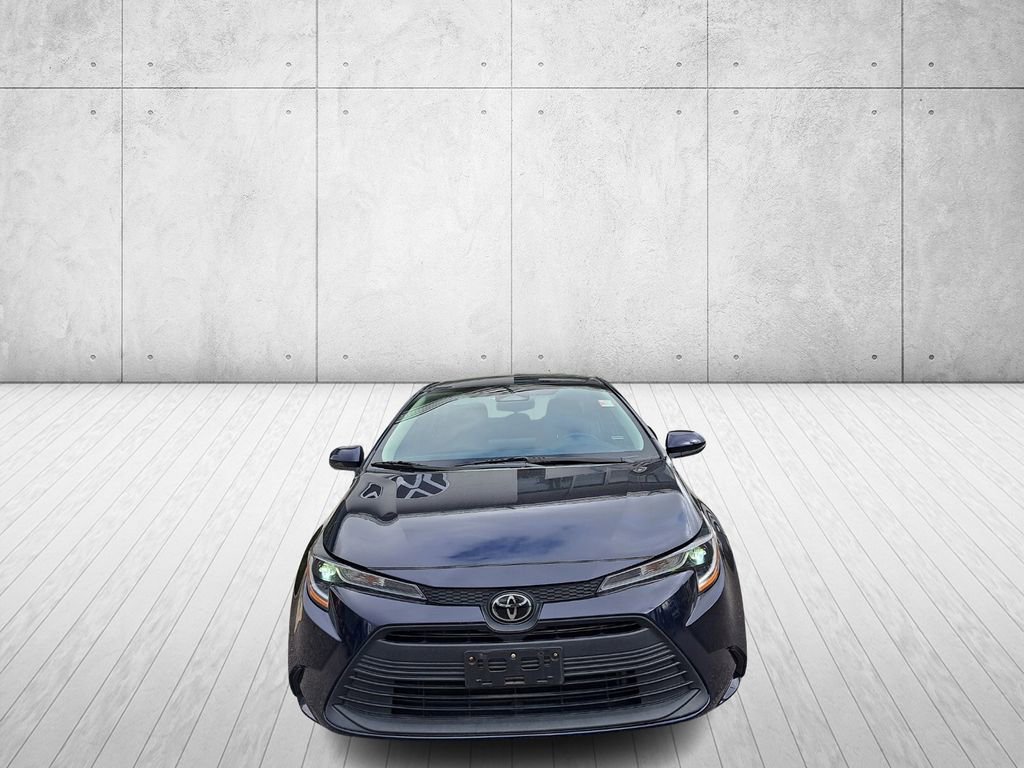 Used 2024 Toyota Corolla LE image 2