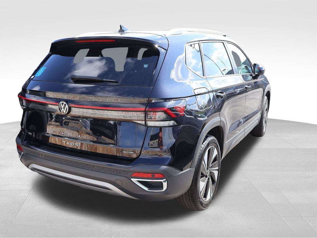 Used 2025 Volkswagen Taos SE AWD/4WD image 17