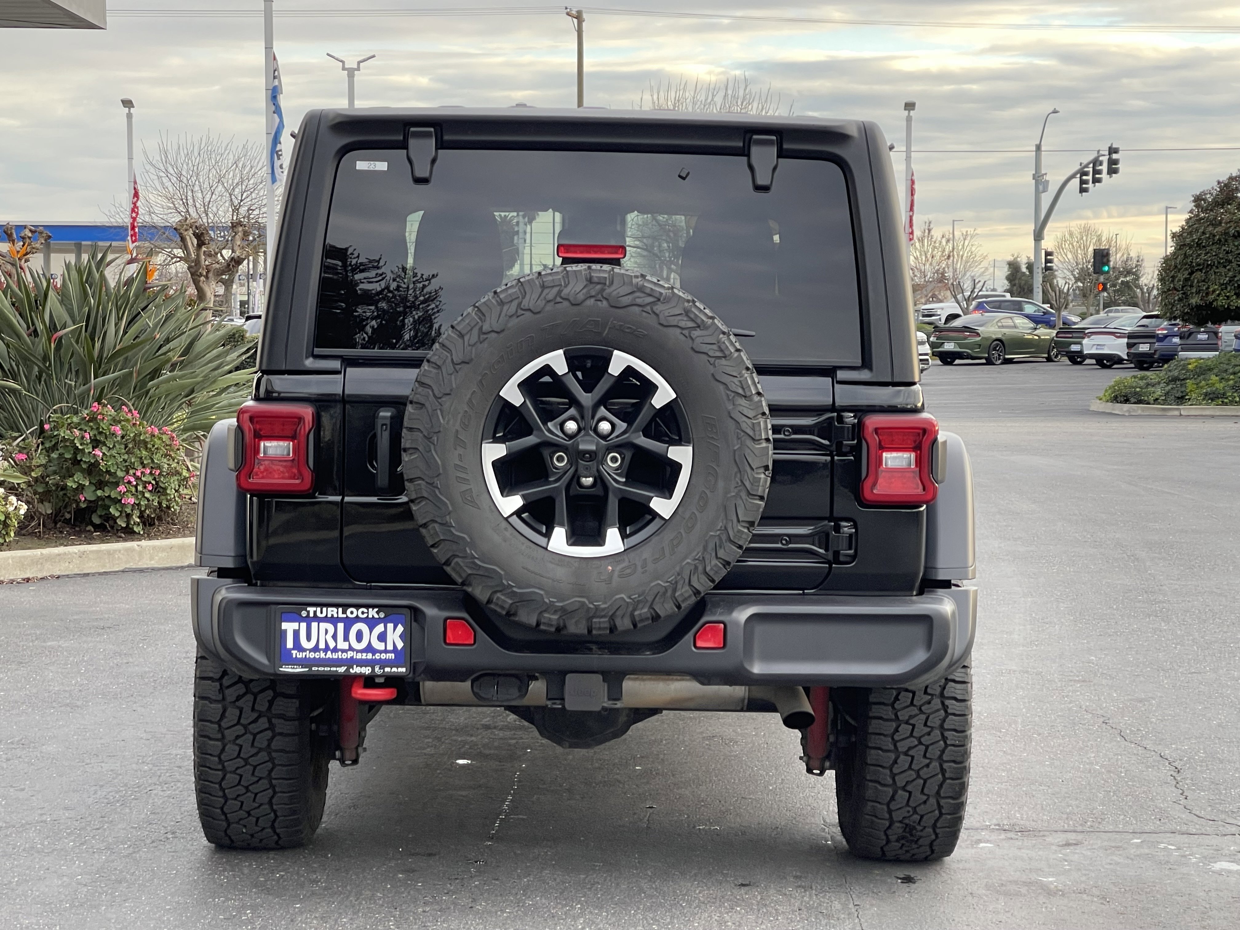 Used 2025 Jeep Wrangler Unlimited Rubicon AWD/4WD image 11