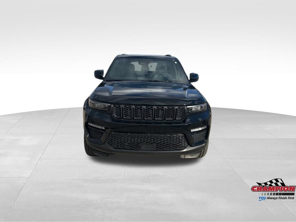 Used 2025 Jeep Grand Cherokee Limited w/ Black Appearance Package image 9