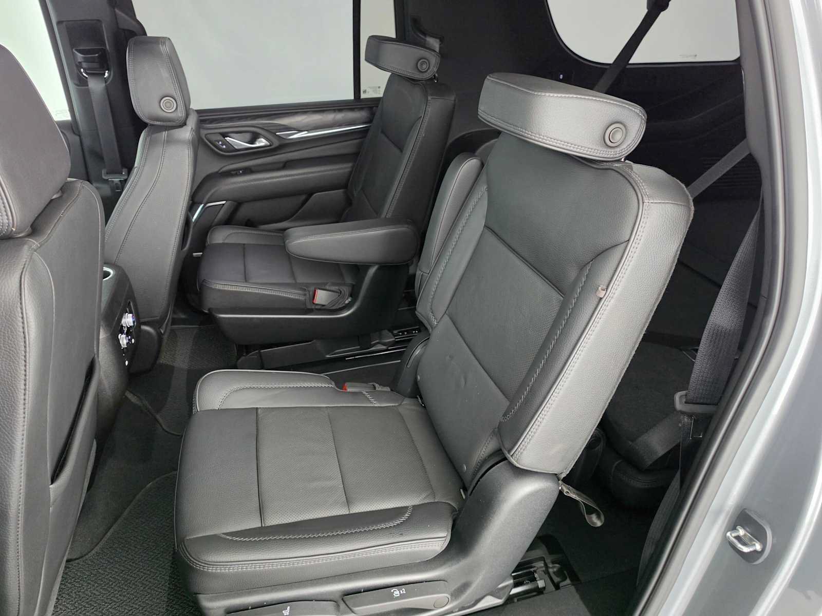 Used 2023 GMC Yukon XL Denali AWD/4WD image 19