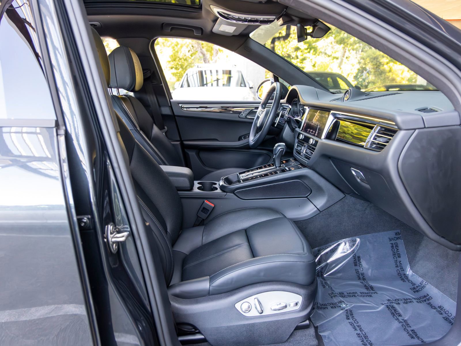 Certified 2024 Porsche Macan image 60