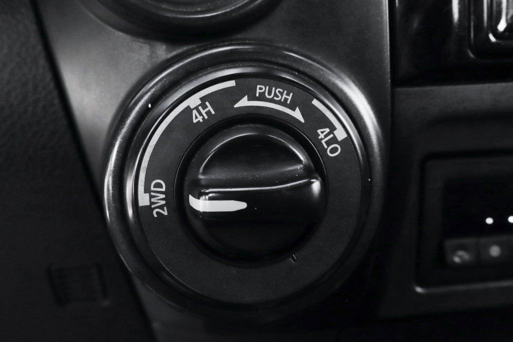 Used 2021 Nissan Titan PRO-4X w/ Pro-4x Convenience Package AWD/4WD image 40