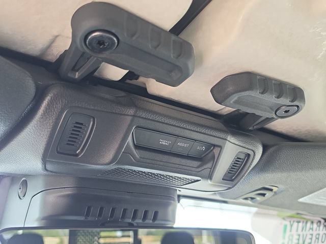 Used 2024 Jeep Gladiator Mojave w/ Technology Group AWD/4WD image 28