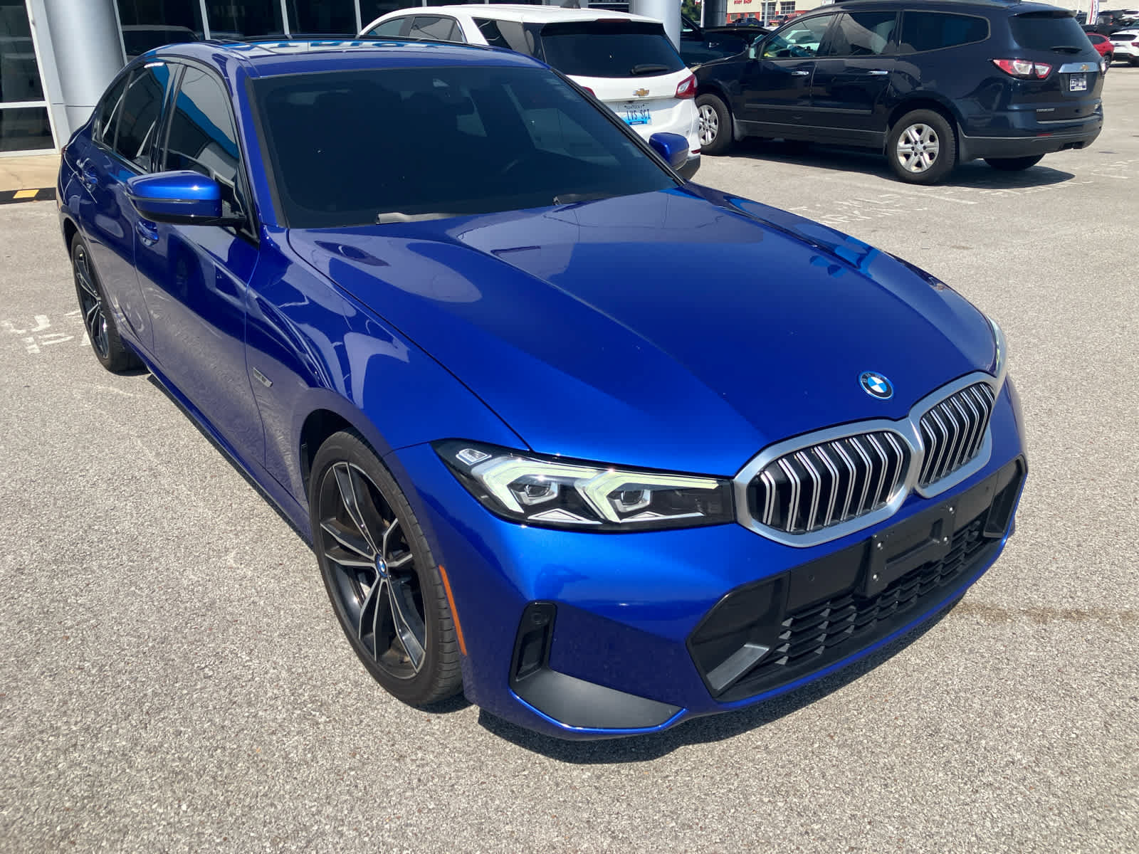 Used 2023 BMW 330e w/ M Sport Package RWD image 1
