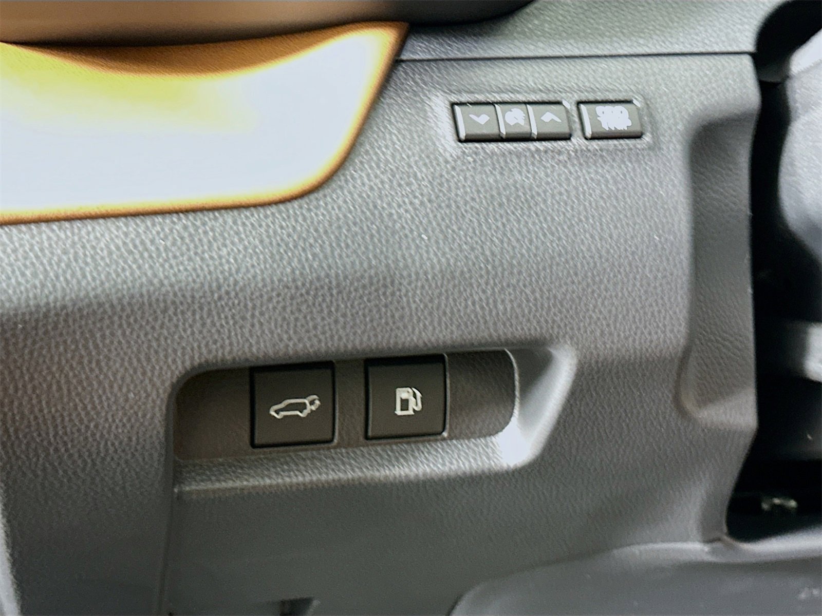 New 2025 Toyota Crown Signia Limited image 10