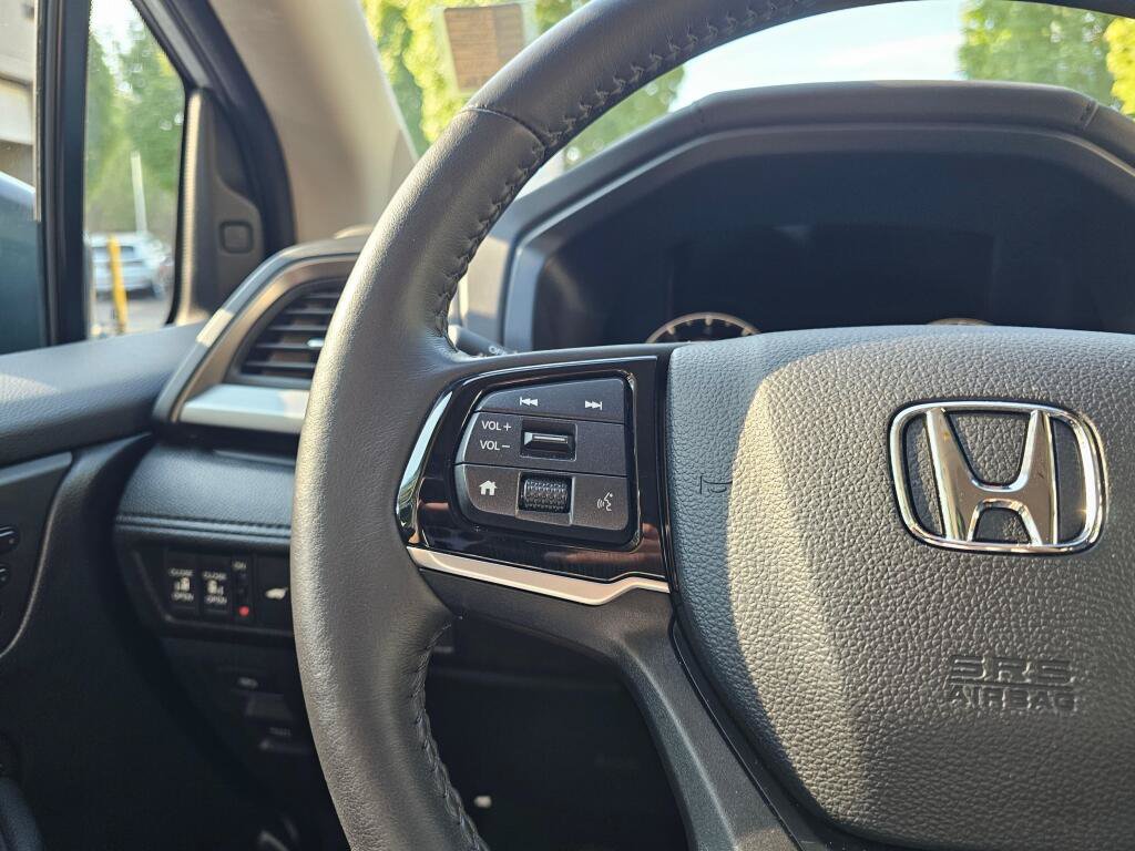 Used 2025 Honda Odyssey EX-L image 33