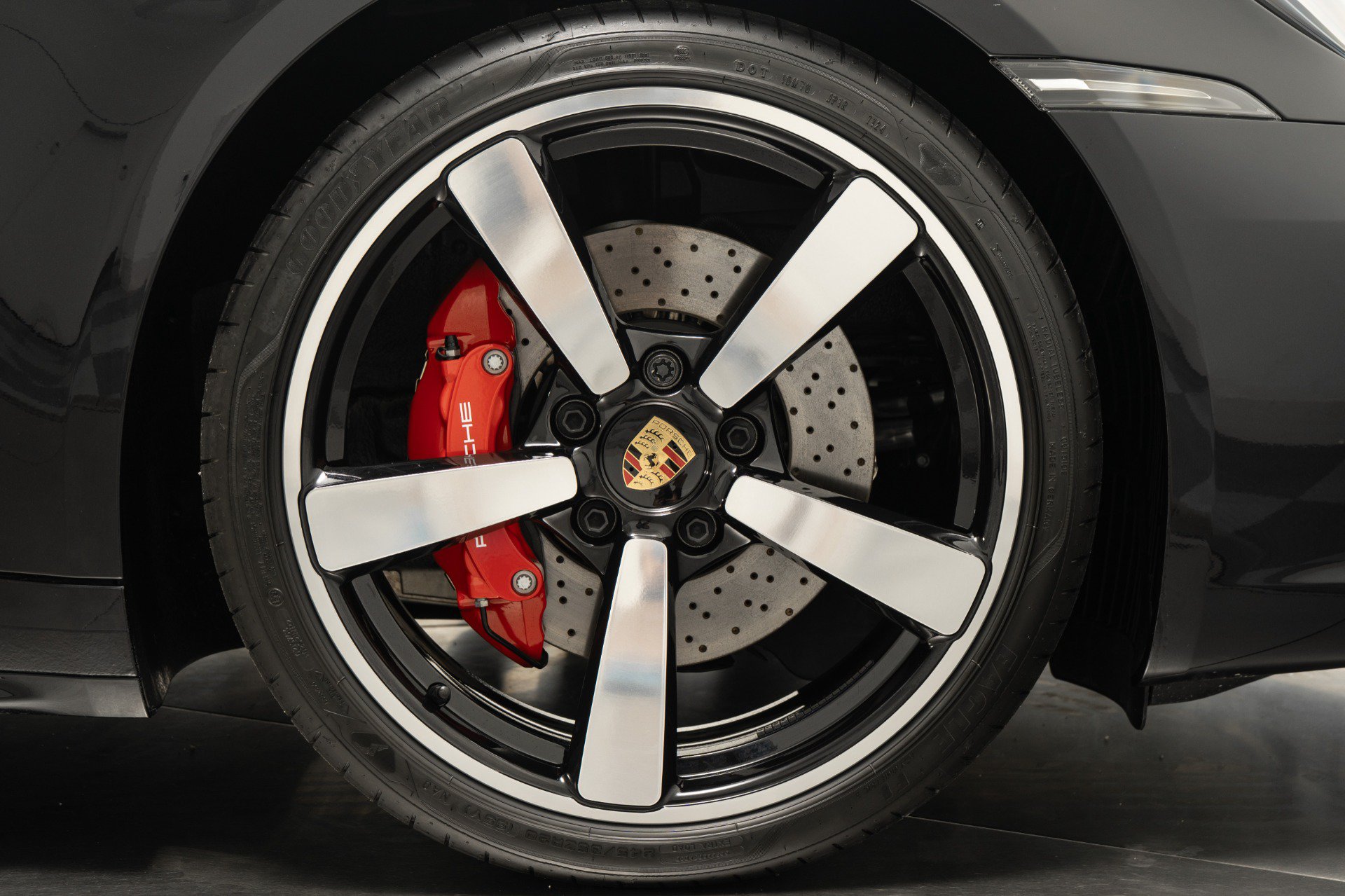 Used 2024 Porsche 911 Targa 4S AWD/4WD image 32
