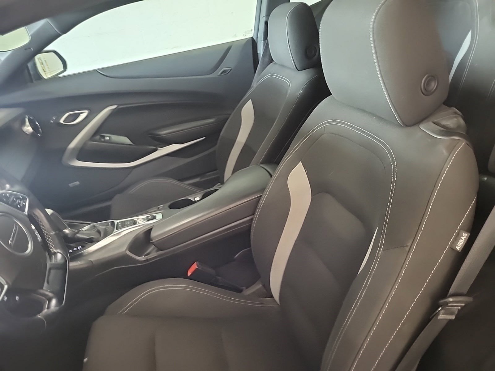 Used 2022 Chevrolet Camaro LT w/ Technology Package image 8
