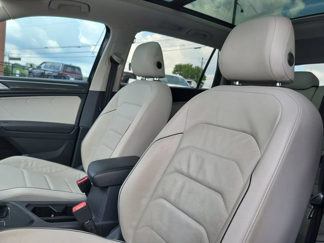 Used 2018 Volkswagen Tiguan SEL Premium FWD image 11