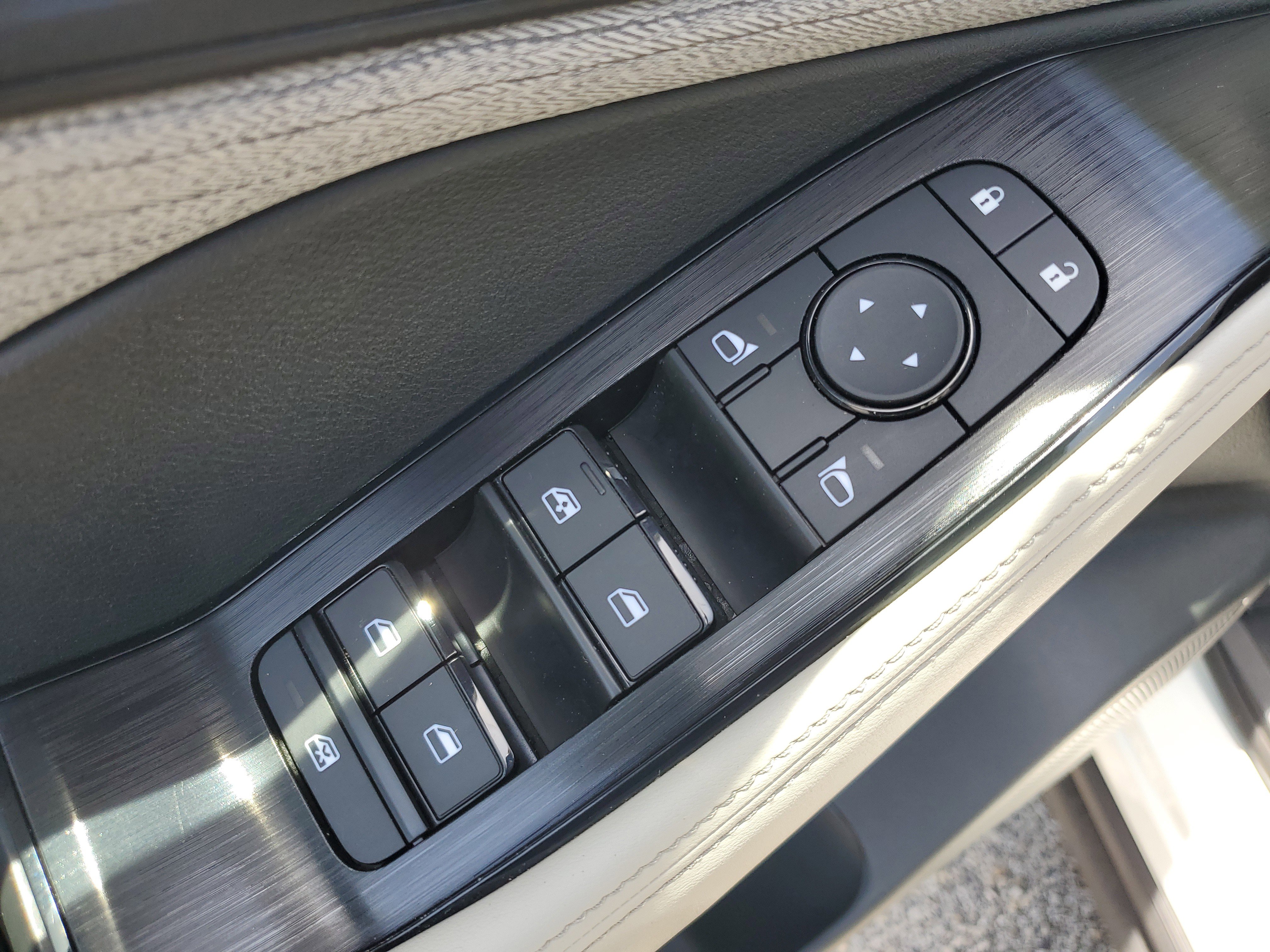 Certified 2023 Nissan Rogue SV image 28