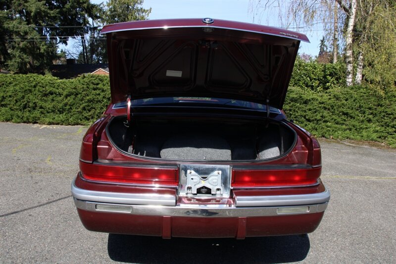 Used 1992 Buick Roadmaster Limited image 16