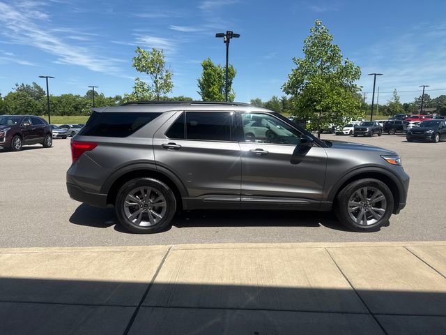 Used 2023 Ford Explorer XLT w/ Equipment Group 202A AWD/4WD image 5